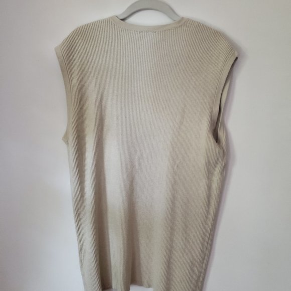 Oversized Guess Sweater Vest - Picture 4 of 4